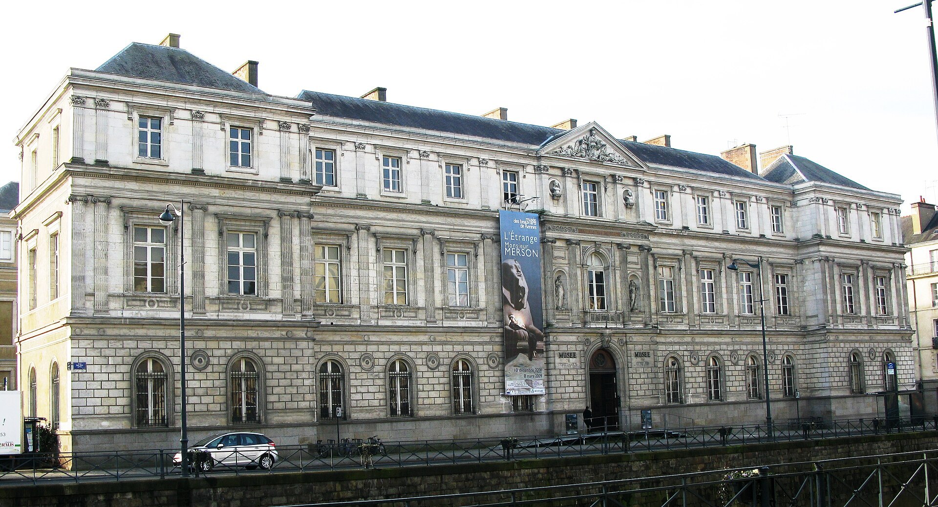 Musée des beaux-arts — quai Émile-Zola — XIIIfromTOKYO / Wikimedia Commons — CC BY-SA 3.0. Photo redimensionnée. Crédits : mystaylink.com/storage/jade-credits.html
