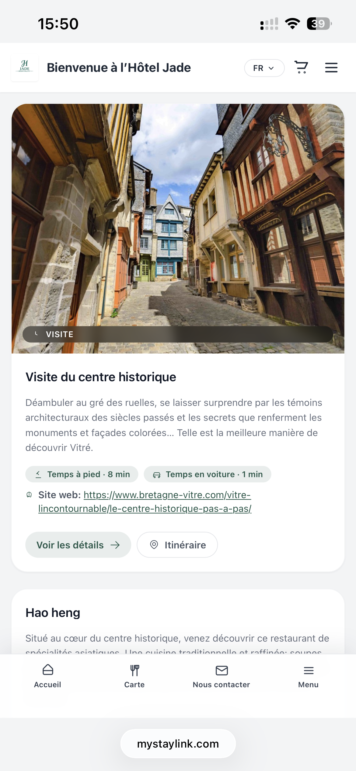Capture mobile d’une page de découverte locale avec lieu touristique, description, lien utile et accès à une carte interactive.