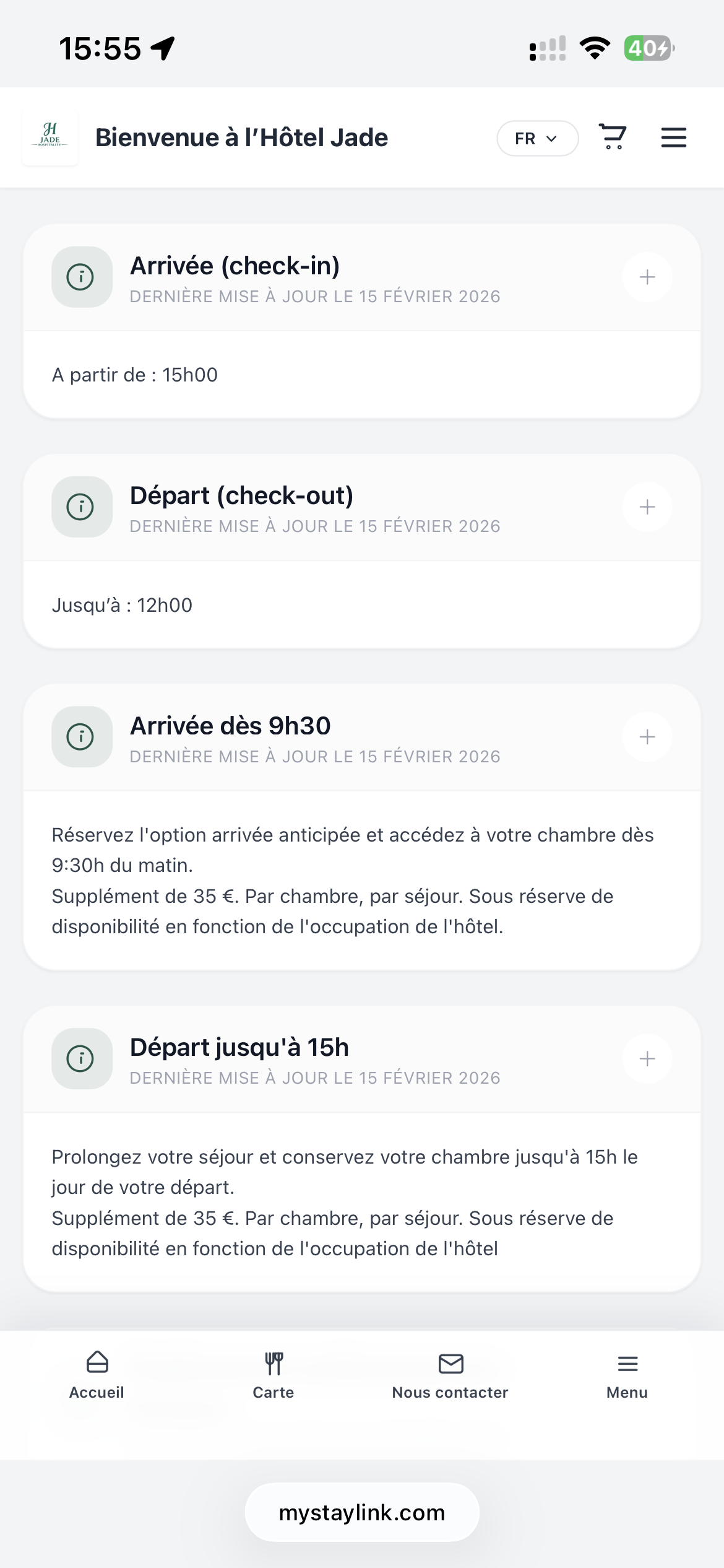 Capture mobile d’une page d’informations pratiques affichant les horaires d’arrivée, de départ et les détails utiles au séjour.
